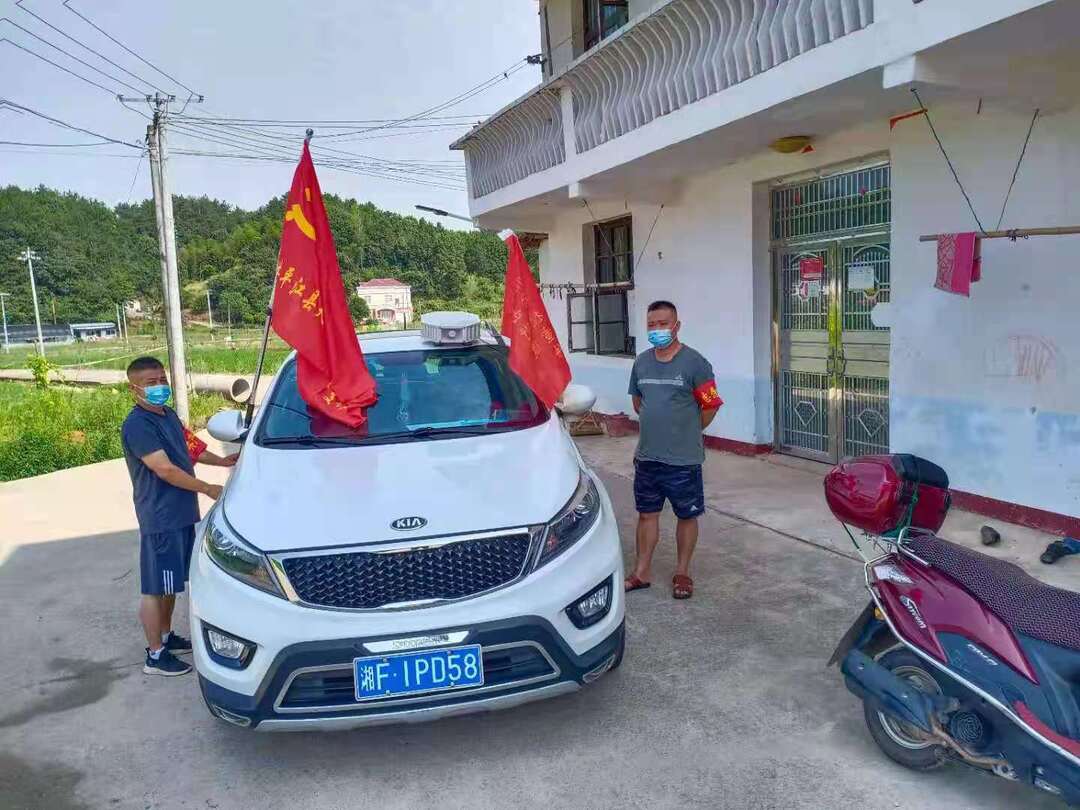 众志成城，球员团结一心，描绘出壮美的战局的简单介绍